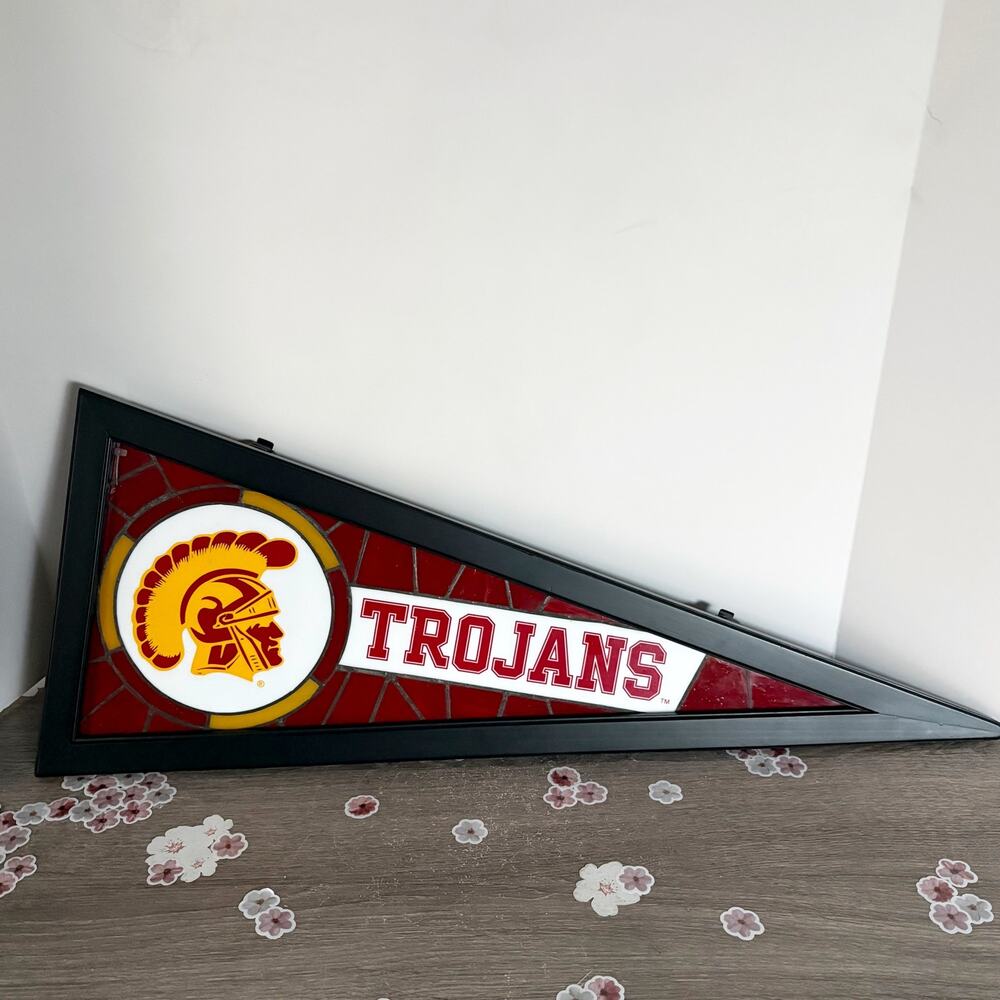 Danbury Mint USC Trojans Stained Glass Light Up Pennant College Wall Decor RARE